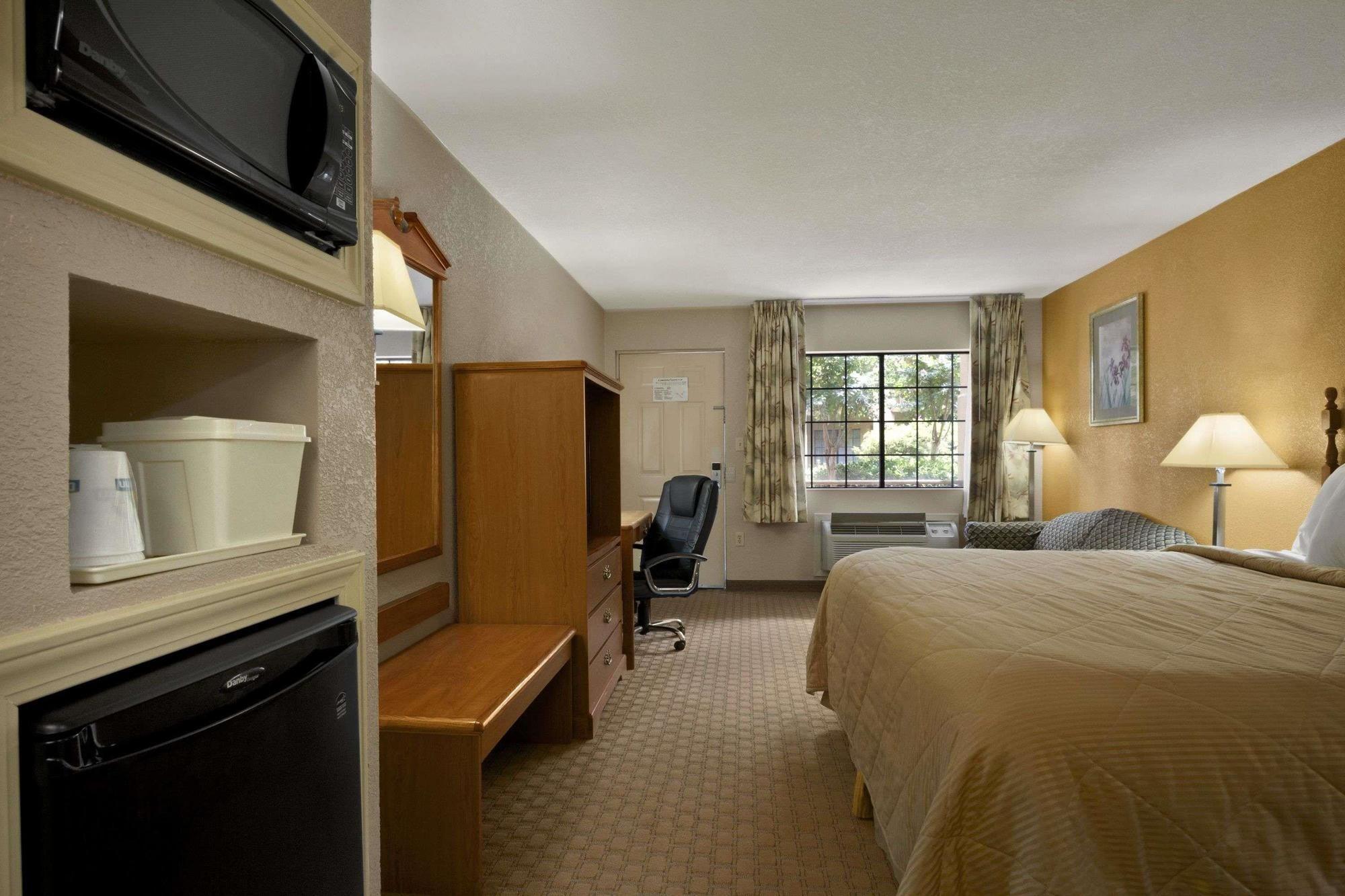 Days Inn By Wyndham Southaven Ms Esterno foto