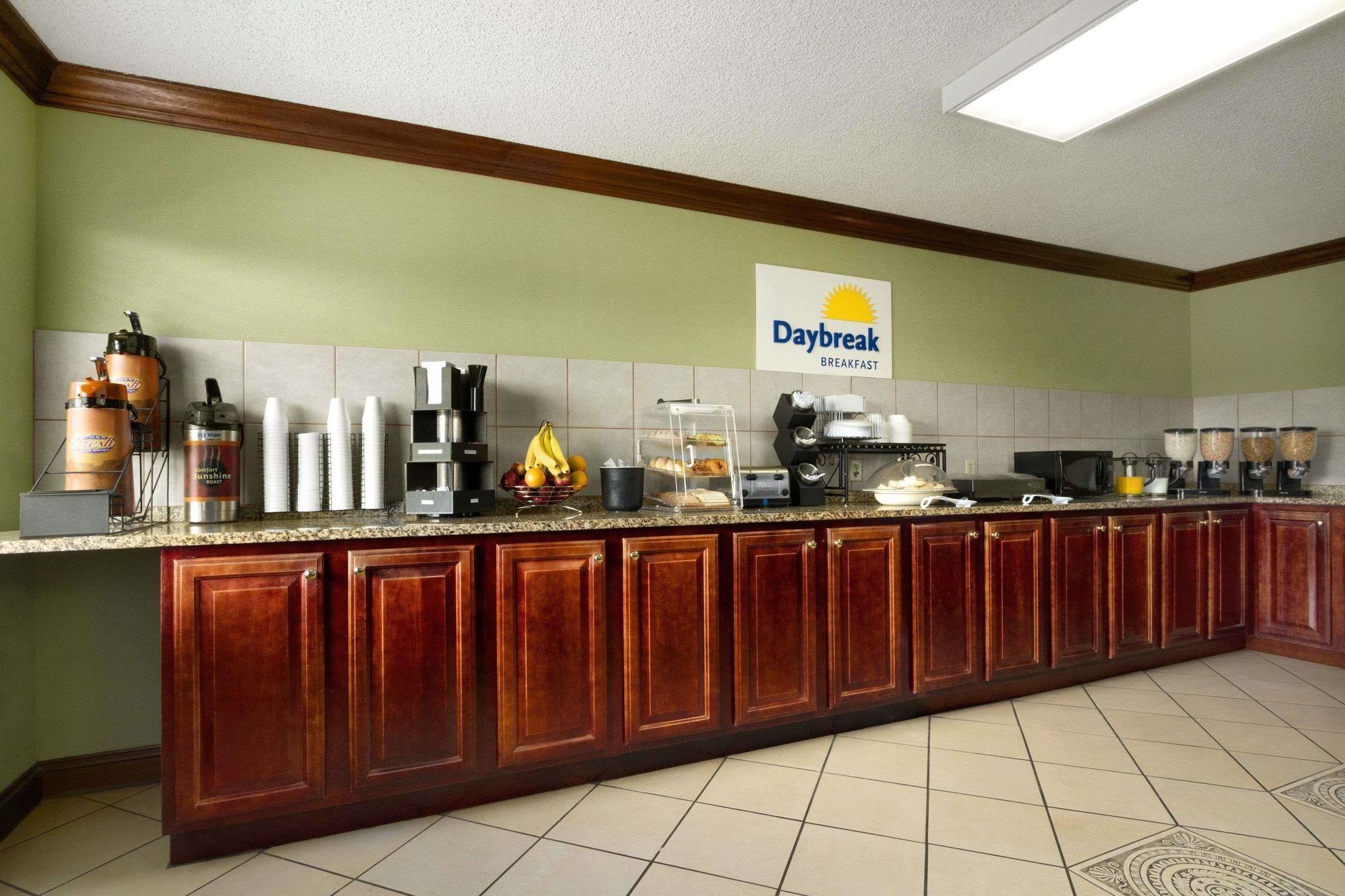 Days Inn By Wyndham Southaven Ms Esterno foto